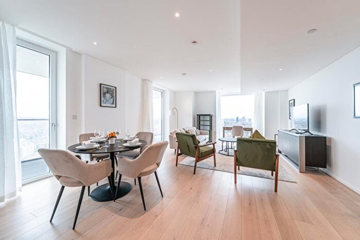 2 Bedroom Flat To Rent In York Place London, SW11