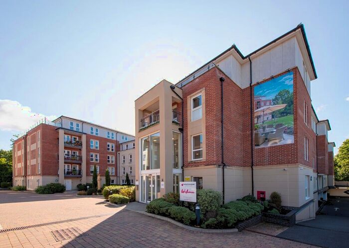 1 Bedroom Flat To Rent In Station Parade, Virginia Water, GU25