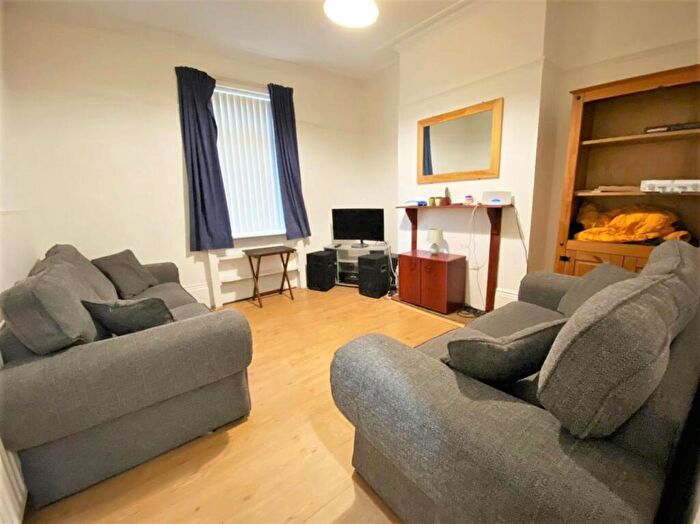 4 Bedroom House To Rent In Springvale Road, Sheffield, S10