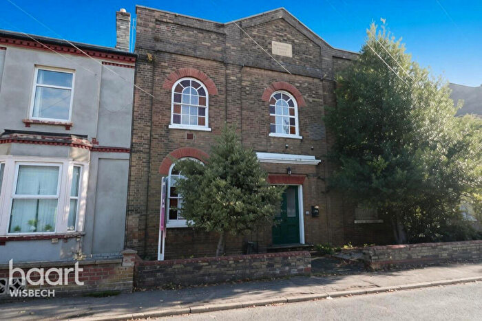 3 Bedroom Terraced House For Sale In Victoria Road, Wisbech, PE13