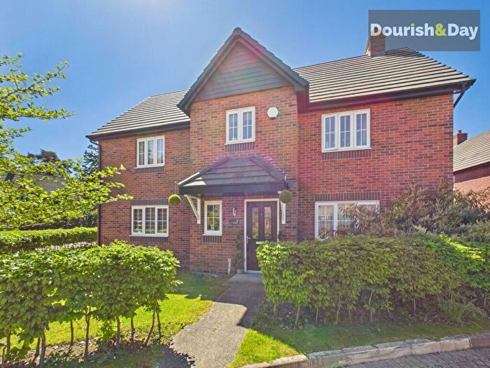 5 Bedroom Detached House For Sale In Manor Grove, Stafford, ST16