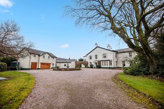 6 Bedroom Detached House For Sale In Limes Lane, Whitley, WA4