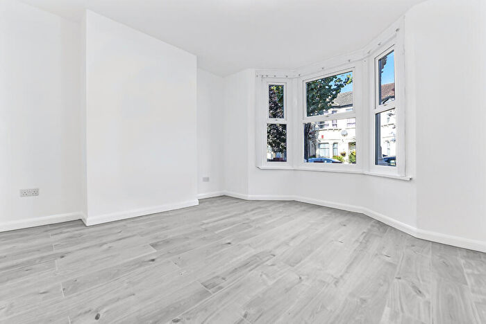4 Bedroom Terraced House To Rent In Fairholme Road, Croydon, London, CR0