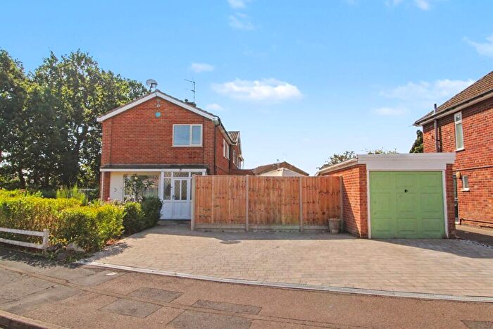 3 Bedroom Semi-Detached House For Sale In Spinney Avenue, Countesthorpe, Leicester, LE8