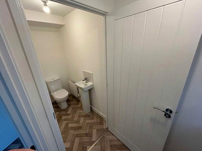 2 Bedroom House To Rent In Dalzell Park, Glenrothes, Fife, KY7