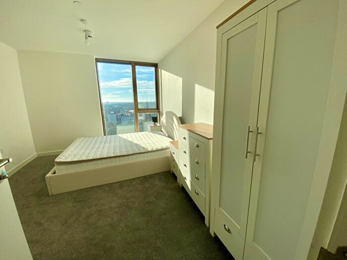 2 Bedroom Apartment To Rent In South Central, Essex Street, B5