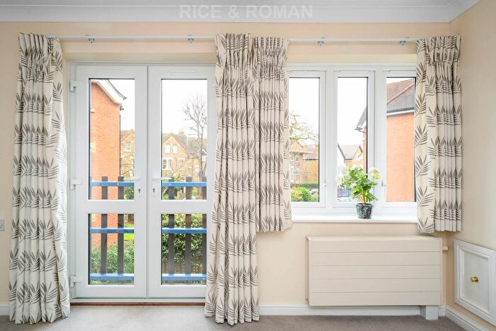 2 Bedroom Flat To Rent In Udney Park Road, Teddington, TW11