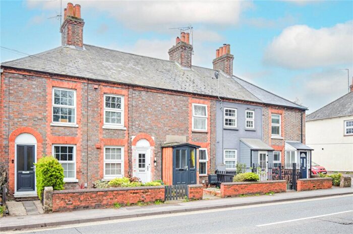 2 Bedroom Terraced House For Sale In St Johns Road, Newbury, West Berkshire, RG14