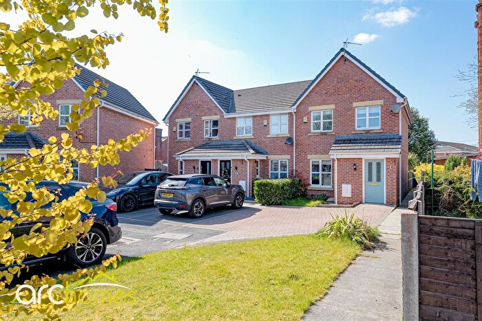 3 Bedroom Semi Detached House To Rent In Kings Fold, Atherton, Manchester, M46