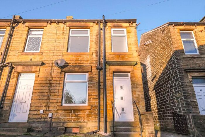 3 Bedroom Terraced House To Rent In Green Street, Meltham, HD9