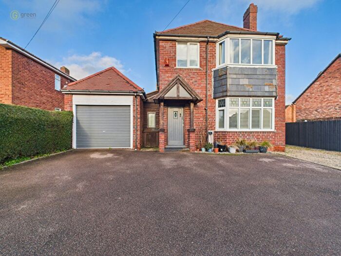 3 Bedroom Detached House For Sale In Walmley Ash Road, Sutton Coldfield, B76