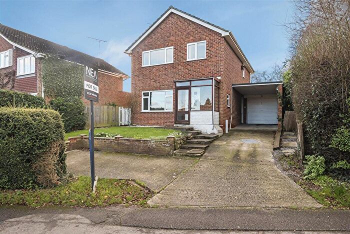 4 Bedroom Detached House For Sale In Micklands Road, Caversham, Berkshire, RG4