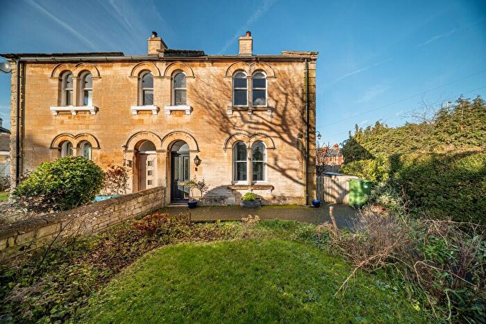 5 Bedroom Semi Detached House For Sale In Westbourne Gardens, Trowbridge, BA14