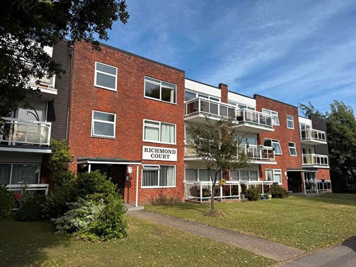 2 Bedroom Apartment For Sale In Richmond Court, Spencer Road, New Milton, Hampshire, BH25