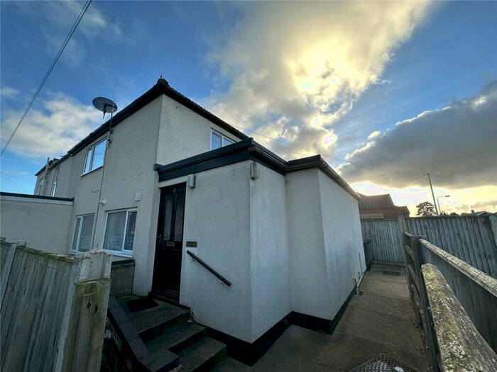 2 Bedroom SemiDetached House To Rent In Sun Lane, Bradwell, Great