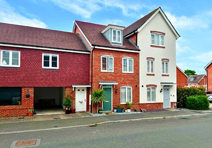 3 Bedroom Terraced House For Sale In Clover Rise, Woodley, Reading, RG5