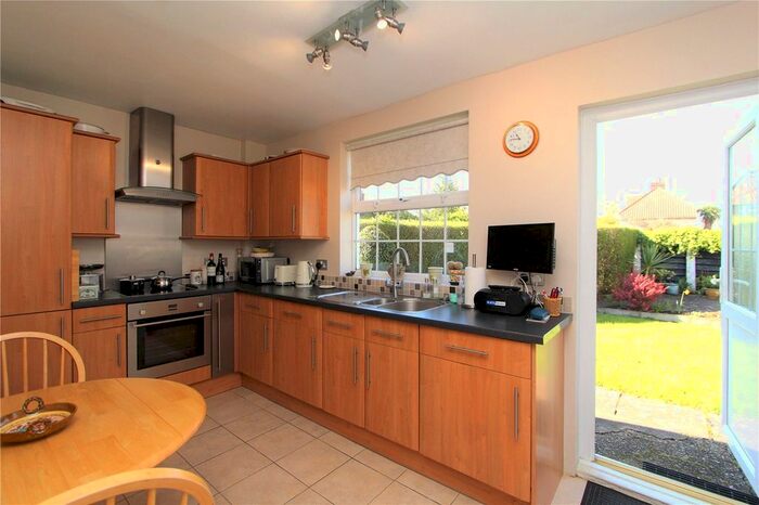 3 Bedroom Semi-Detached House To Rent In Walton Way, London, W3