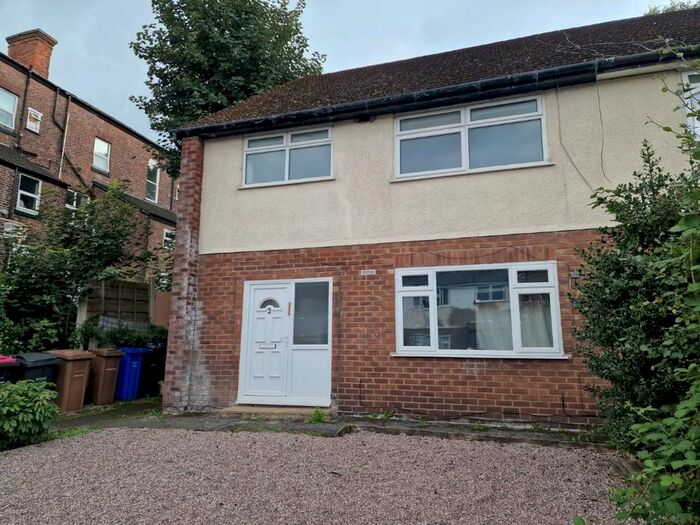 2 Bedroom Maisonette To Rent In Ainsdale Avenue, Salford, M7