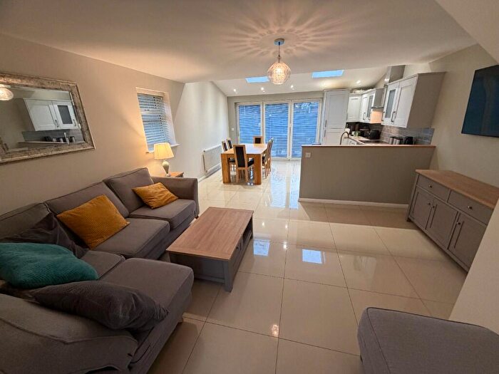 2 Bedroom End Of Terrace House To Rent In Hinton Road, Northampton, Northamptonshire, NN2