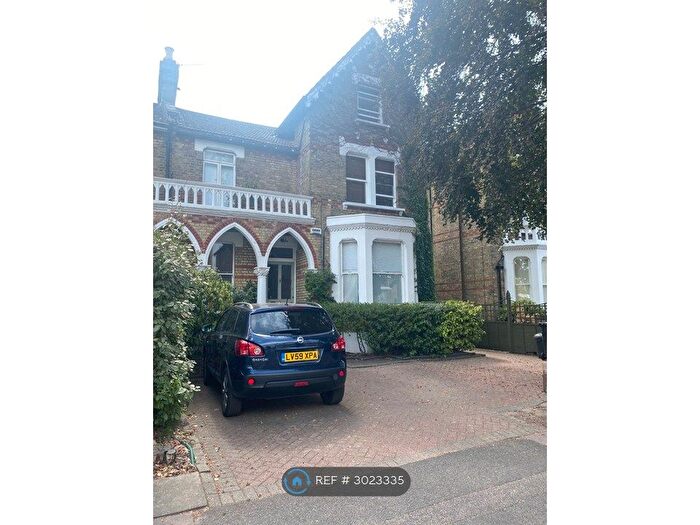 2 Bedroom Flat To Rent In Cedars Road, Beckenham, BR3