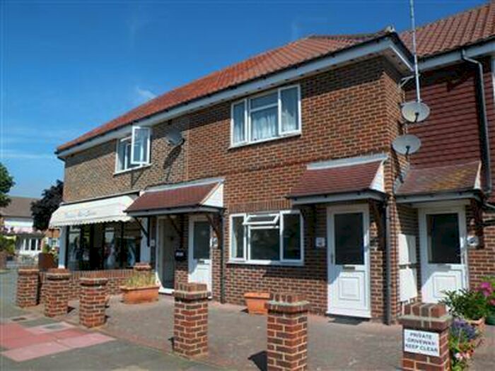 1 Bedroom Ground Flat To Rent In Goring-by-Sea, Worthing, BN12