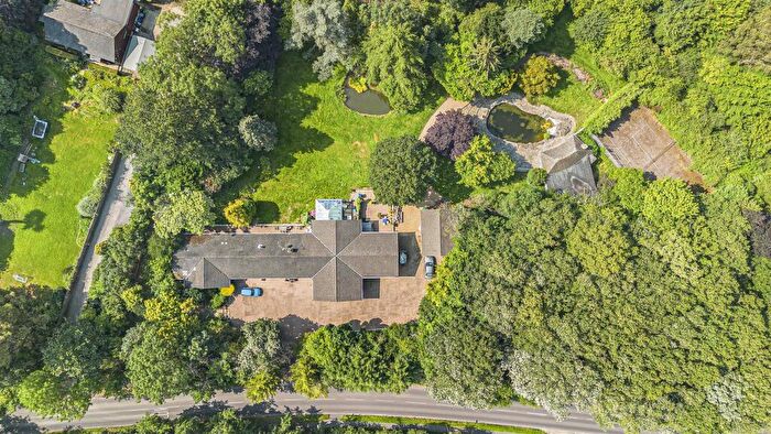 6 Bedroom Bungalow For Sale In Rowley Lane, Barnet, EN5