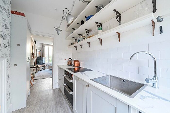1 Bedroom Flat For Sale In Eastgate Street, Winchester, Hampshire, SO23