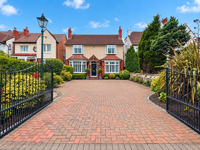 4 Bedroom Detached House For Sale In Norwood Avenue, Southport, PR9