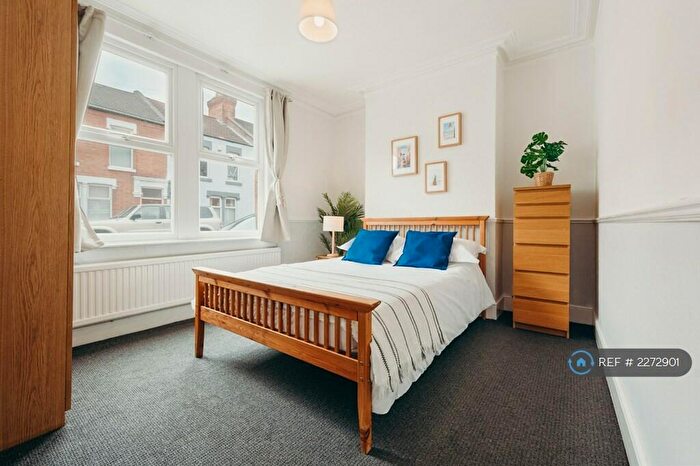 5 Bedroom Terraced House To Rent In Manfield Road, Northampton, NN1