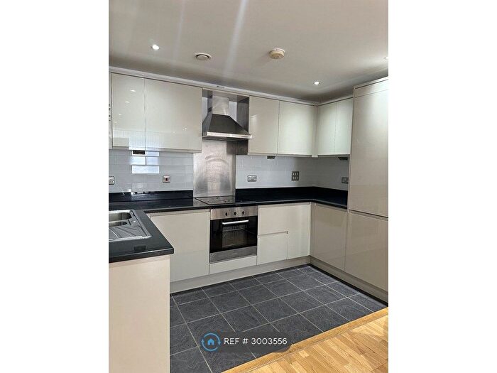 2 Bedroom Flat To Rent In Indescon Square, London, E14