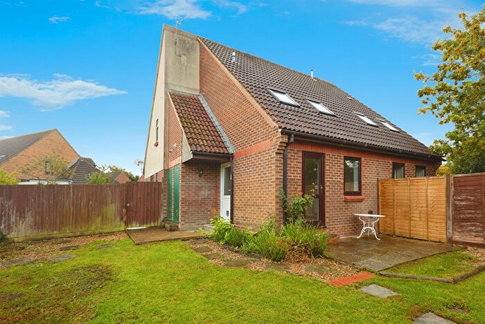 1 Bedroom Terraced House For Sale In Honeyfields, Gillingham, SP8