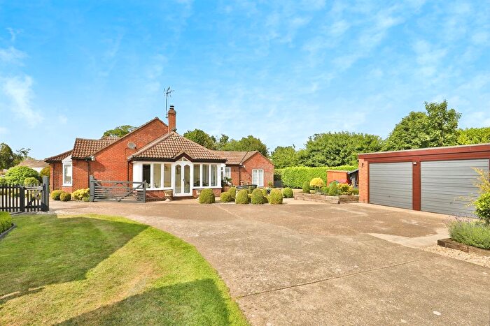 4 Bedroom Detached Bungalow For Sale In Willow Close, Mattishall, Dereham, NR20