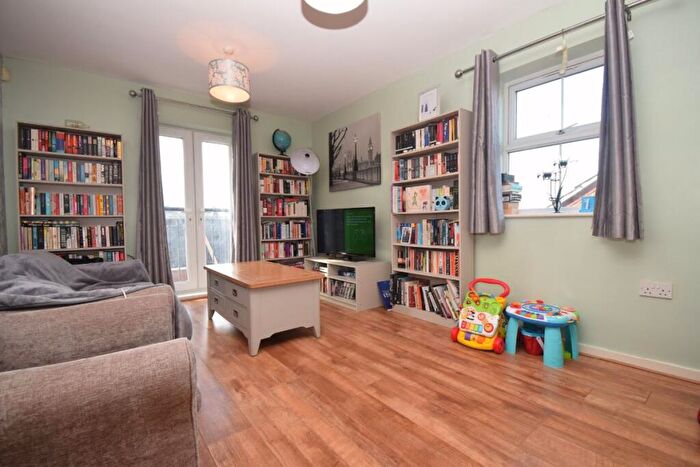 2 Bedroom Flat To Rent In Shipton Road, Hamilton, Leicester, LE5