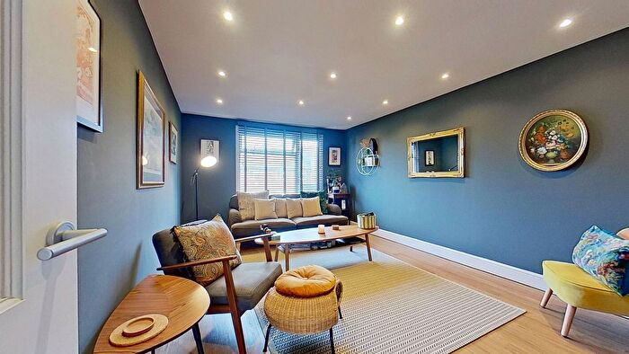 2 Bedroom Flat For Sale In Owen Square, Walmer, Deal, CT14
