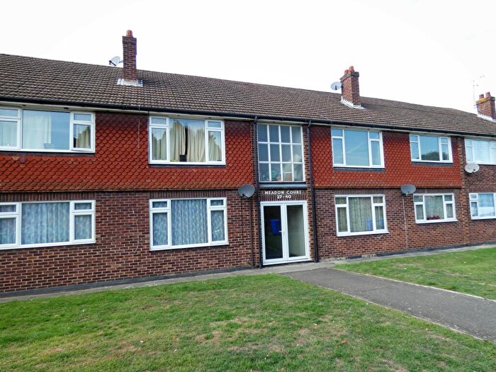 2 Bedroom Flat To Rent In Anchor Meadow, Farnborough, Hampshire, GU14