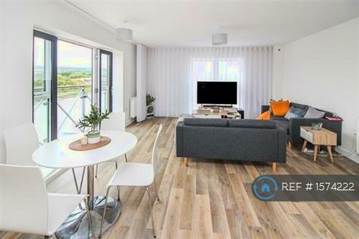 2 Bedroom Flat To Rent In Cubitt House, Wouldham, Rochester, ME1