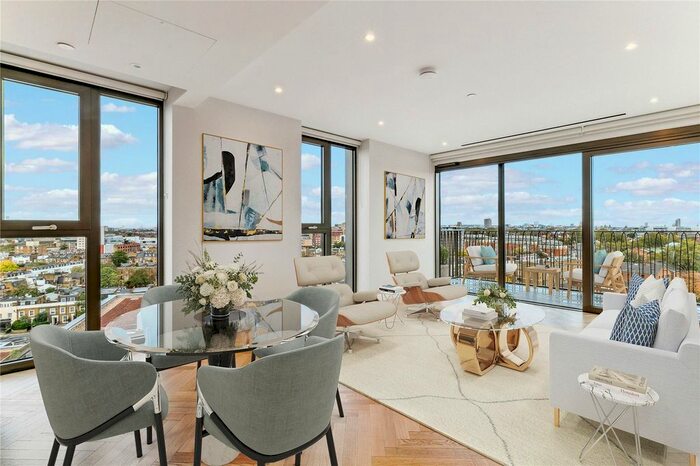 2 Bedroom Flat To Rent In Parkland Walk, London, SW6