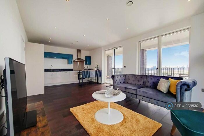 2 Bedroom Penthouse To Rent In Aird Point, London, E16