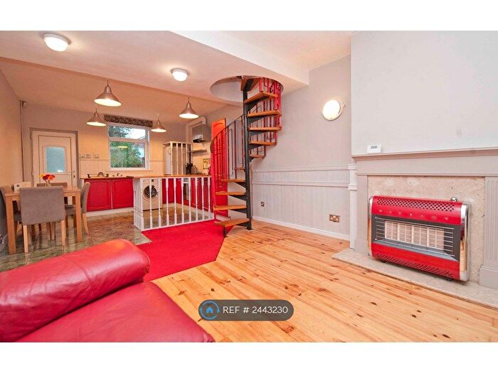 2 Bedroom Terraced House To Rent In Sanforth Street, Chesterfield, S41