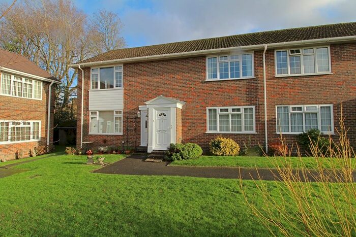 2 Bedroom Flat To Rent In Clerks Acre, Hassocks BN6