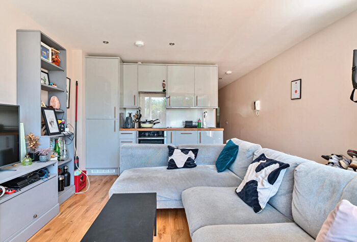 1 Bedroom Apartment For Sale In Skypark Road, Bristol, Somerset, BS3