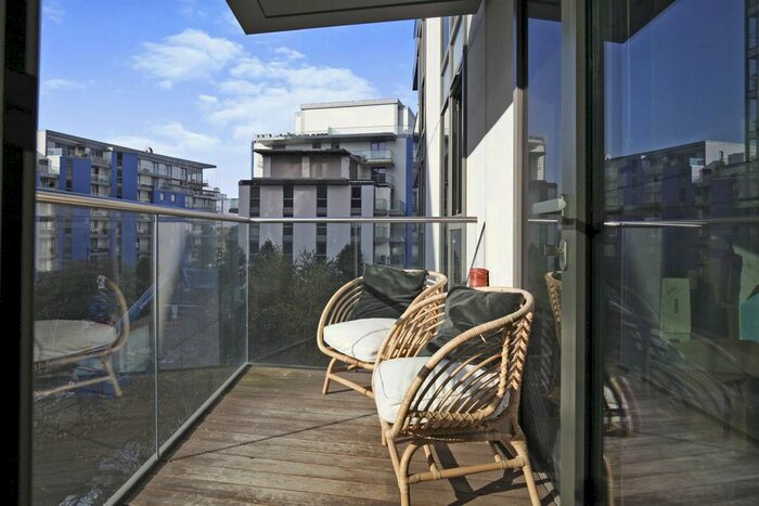 2 Bedroom Flat To Rent In Eastfields Avenue, London, SW18