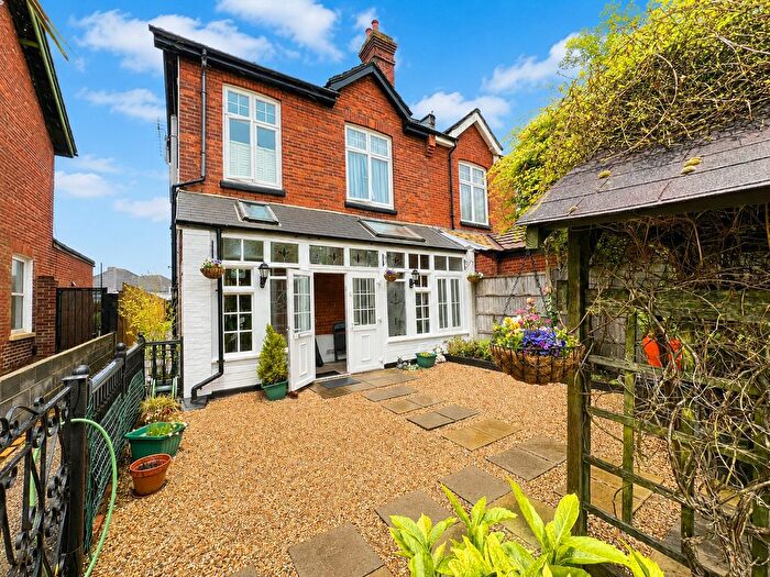 4 Bedroom Semi-Detached House For Sale In Fareham Road, Gosport, PO13