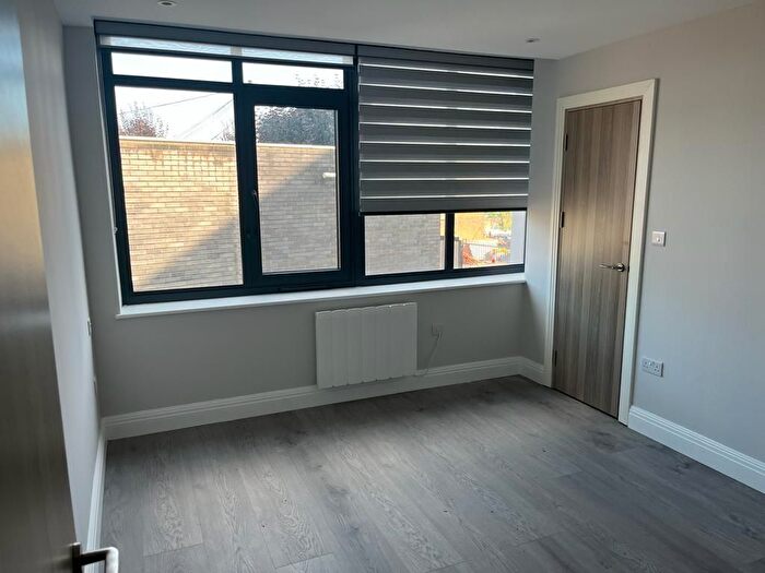 1 Bedroom Flat To Rent In Flat Francis House, - Barking Road, London, E13