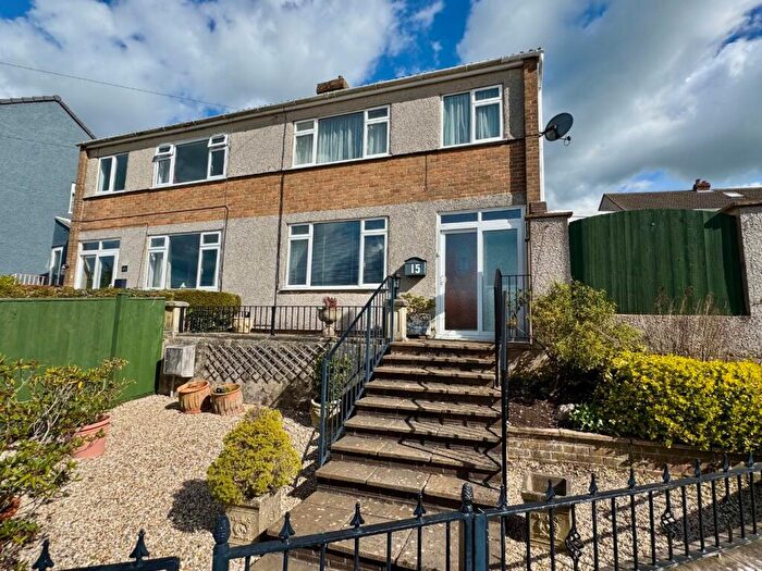 3 Bedroom Semi-Detached House To Rent In Lillington Road, Radstock, BA3