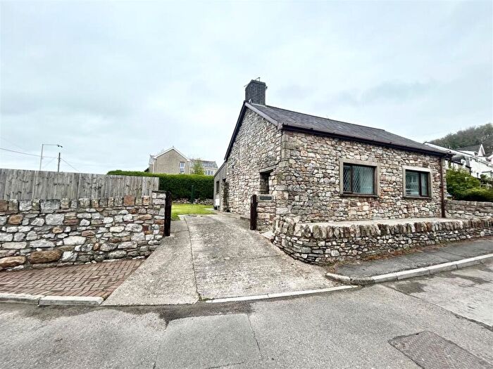 3 Bedroom Barn Conversion To Rent In Old School House, South Cornelly, Bridgend, CF33
