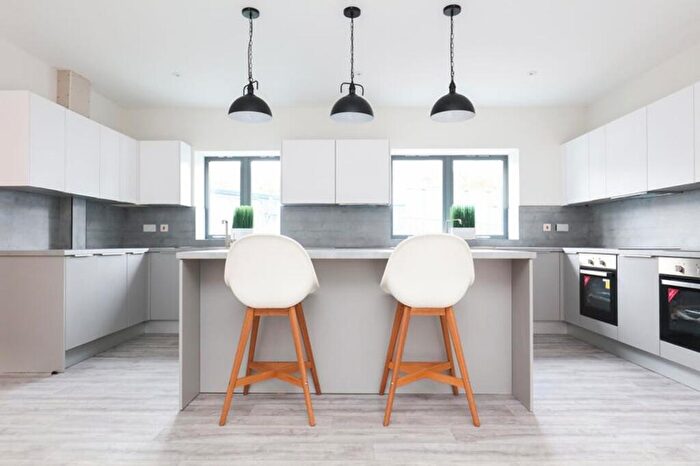 7 Bedroom House To Rent In Well Meadow Drive, Sheffield, S3