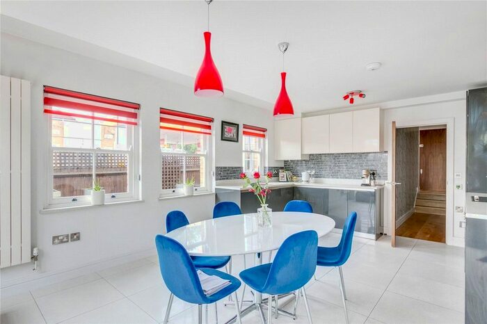 2 Bedroom Flat To Rent In Sheen Road, Richmond, TW9