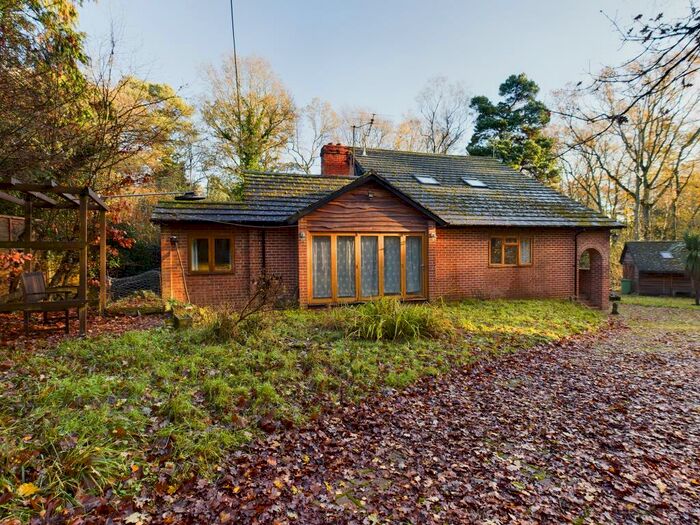 3 Bedroom Detached House To Rent In Soke Road, Aldermaston, RG7