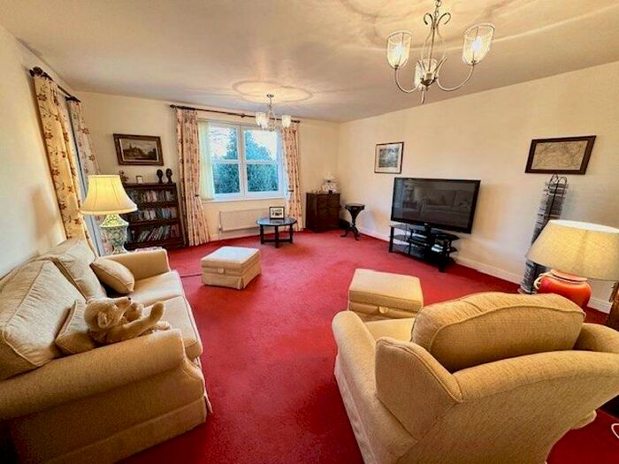 2 Bedroom Apartment For Sale In Skircoat Lodge, Skircoat Green, Halifax, HX3